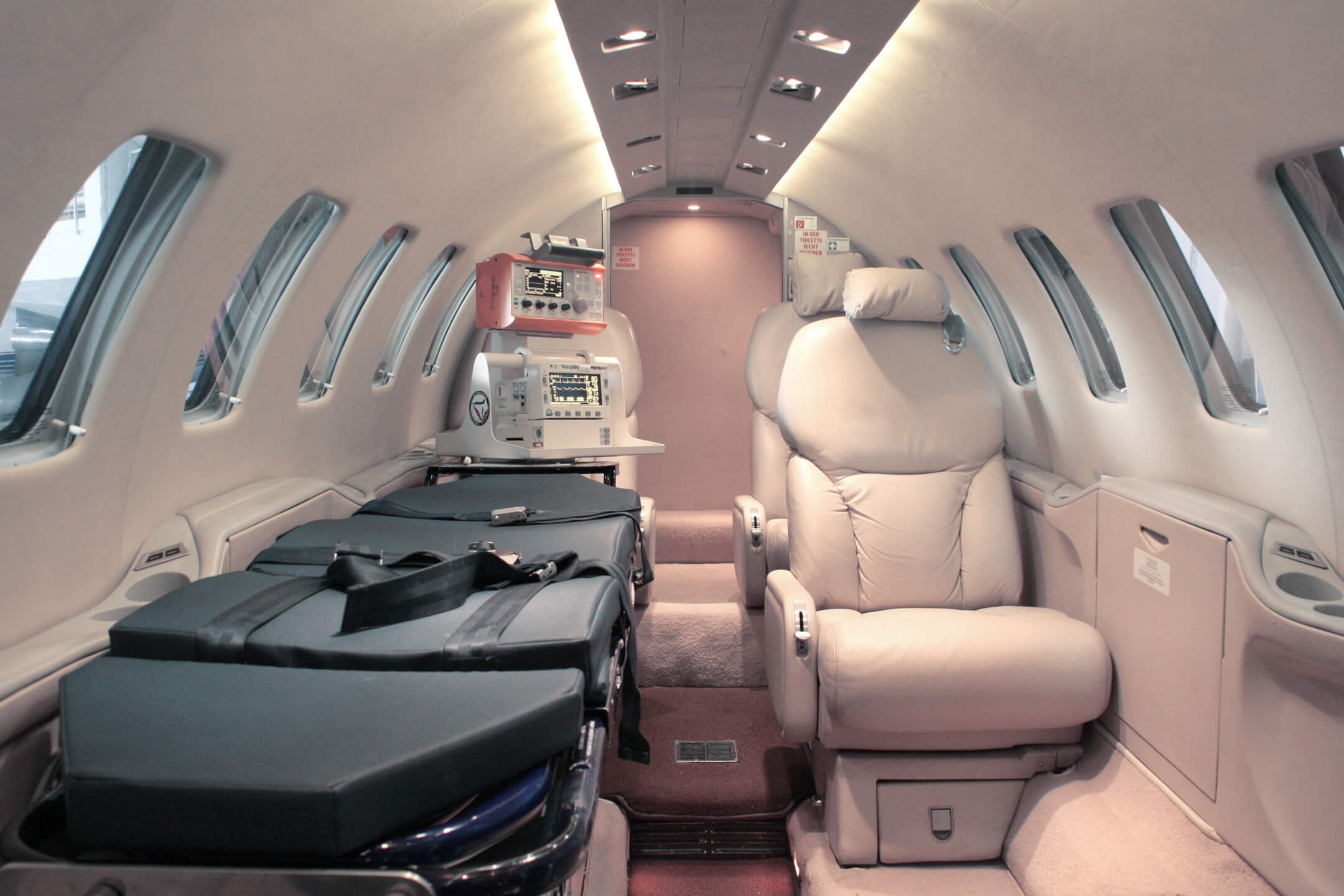 L'intérieur en avion ambulance 