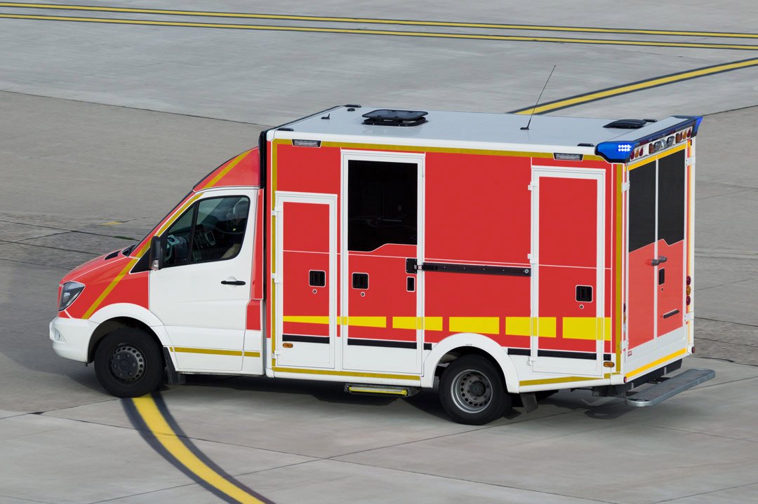 Krankenwagen am Flughafen
