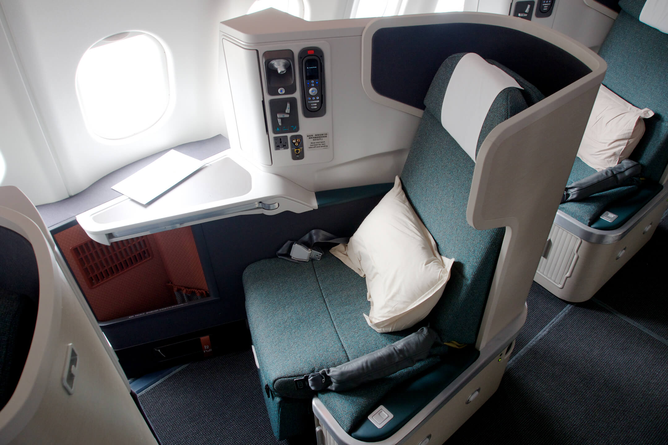 Flying when obese – What are the risks of traveling for bariatric ...