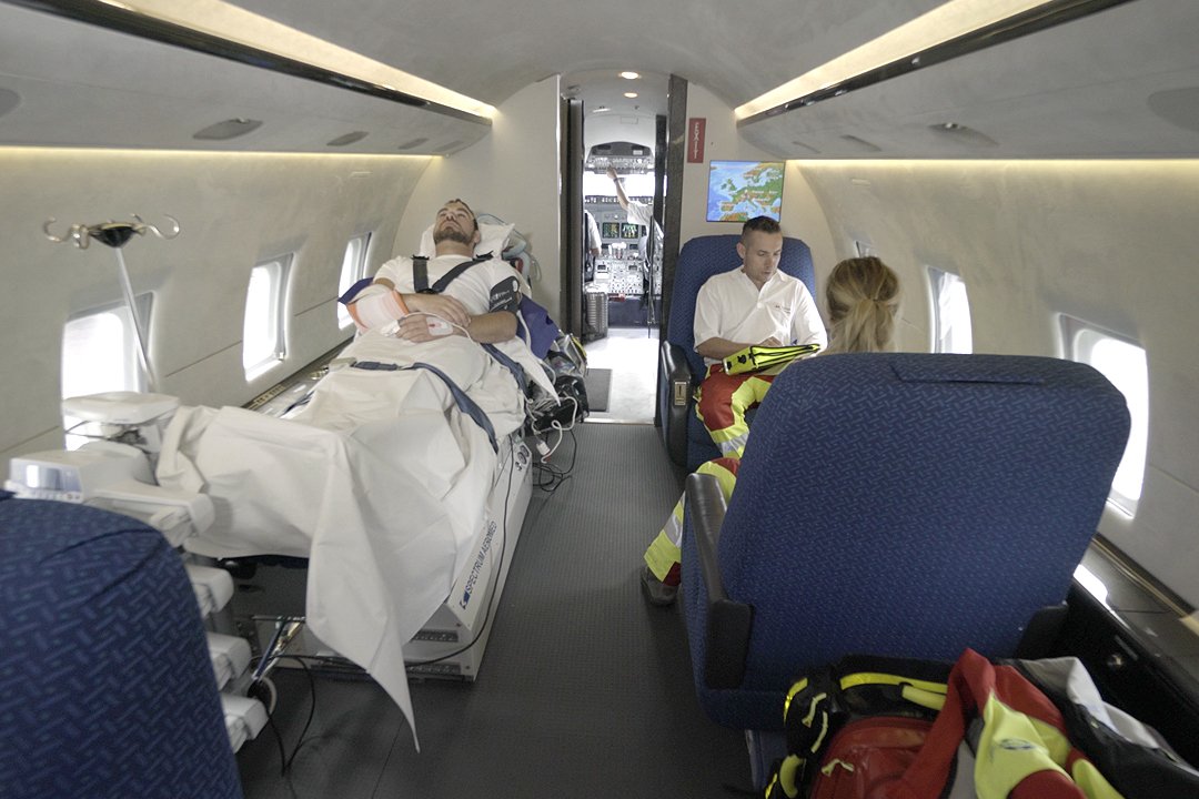 transporte de paciente en avion medicalizado