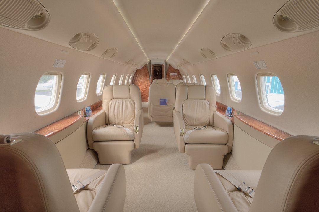 interior de un avión privado