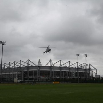 Per Helikopter ins Stadion